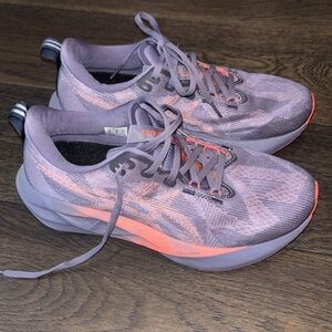 ASICS Women’s Novablast 5 Running Shoes, size 8.5